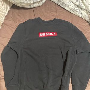 Nike “just do it” black crewneck